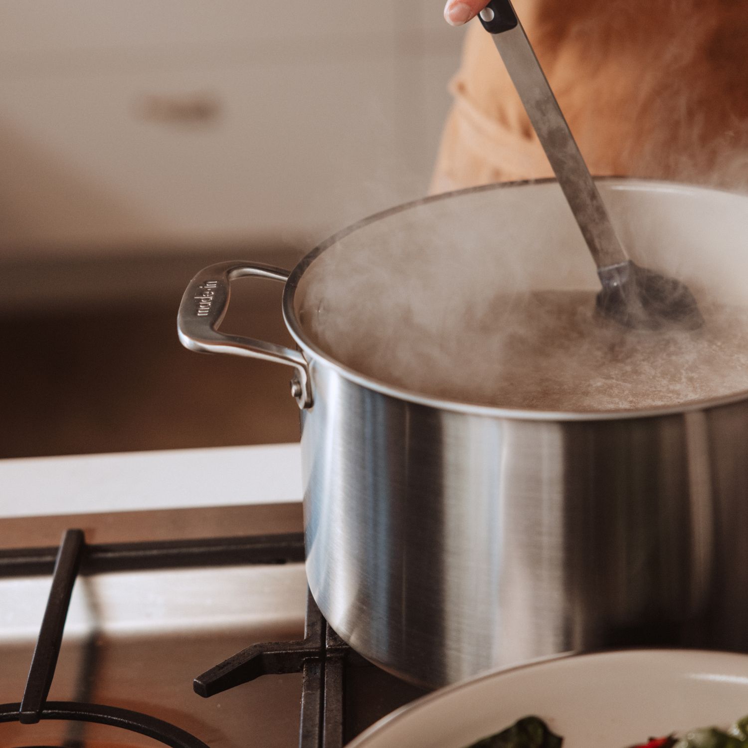 CeramiClad™ Non Stick Stock Pot - Image 2